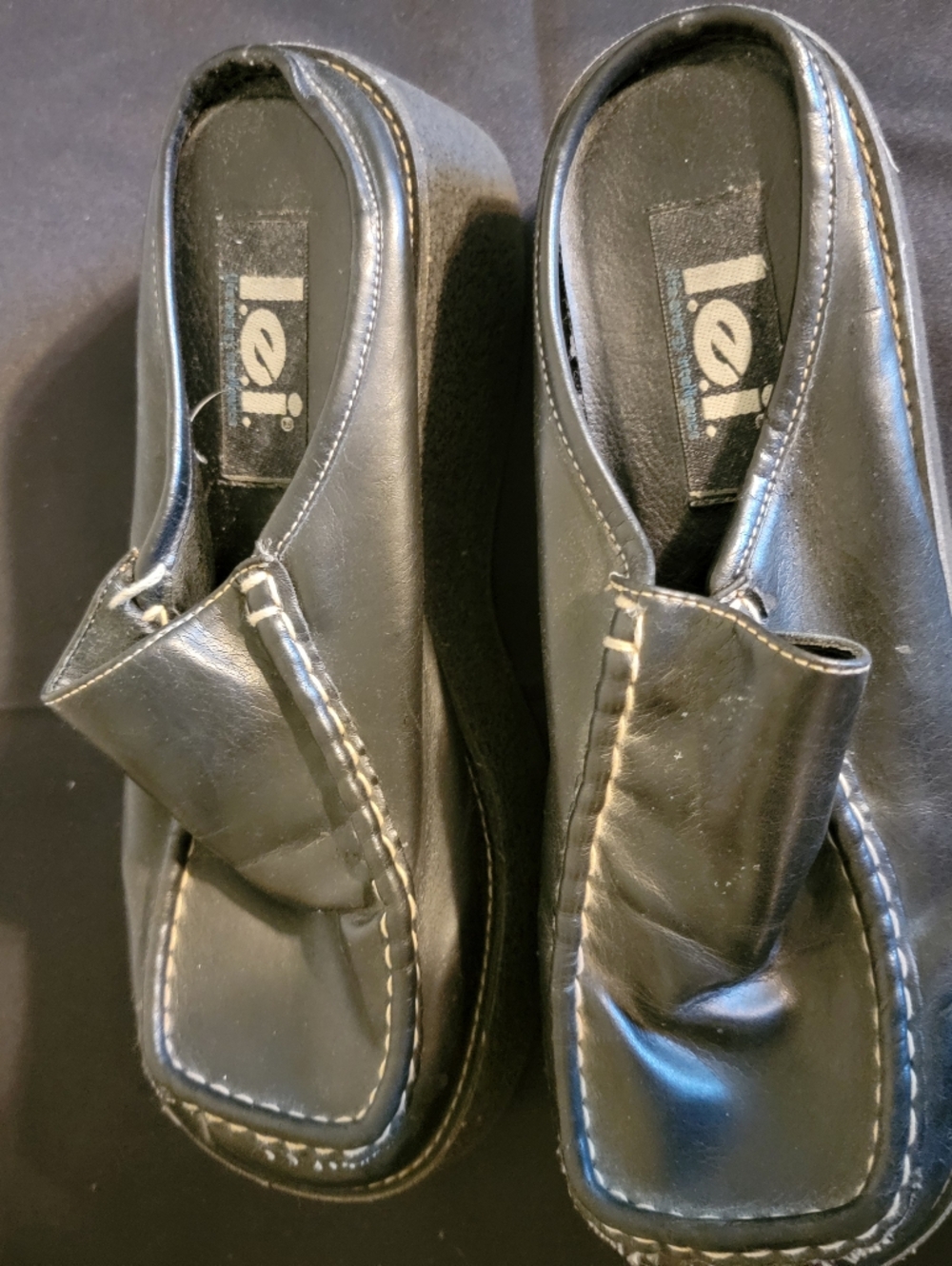 lei Black Leather Platform Mules with Contrast Stitching